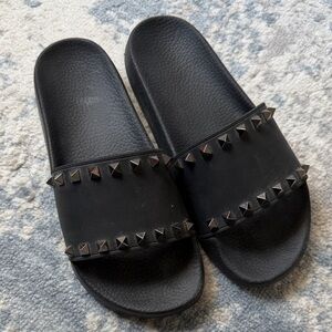 Authentic Valentino women’s rockstud slides - black size 40
